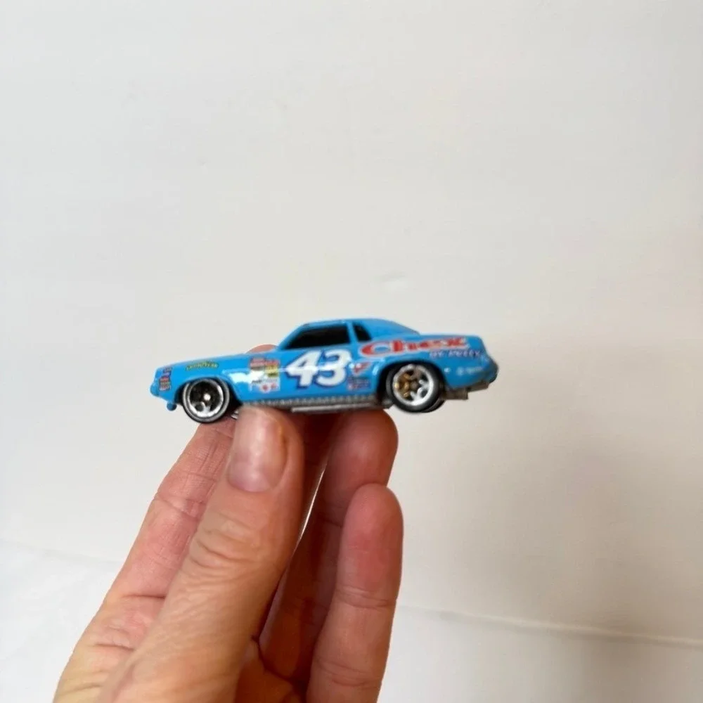Die Cast‎ Toy Cars Lot of 3 Lightning McQueen Barracuda Chex Mix